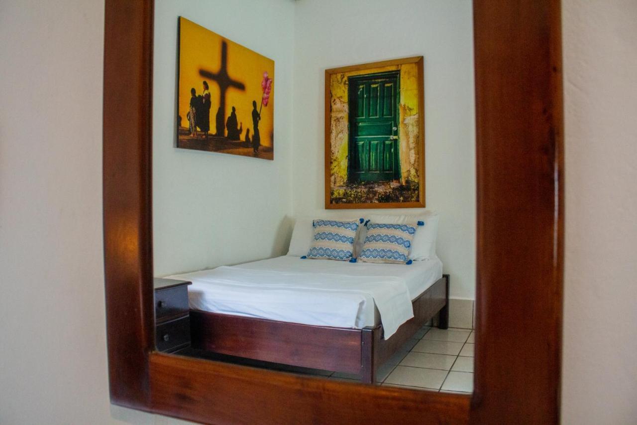 Los Amigos Hostel Флорес Номер фото