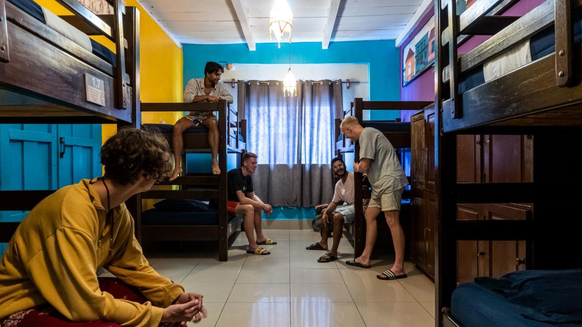 Los Amigos Hostel Флорес Экстерьер фото