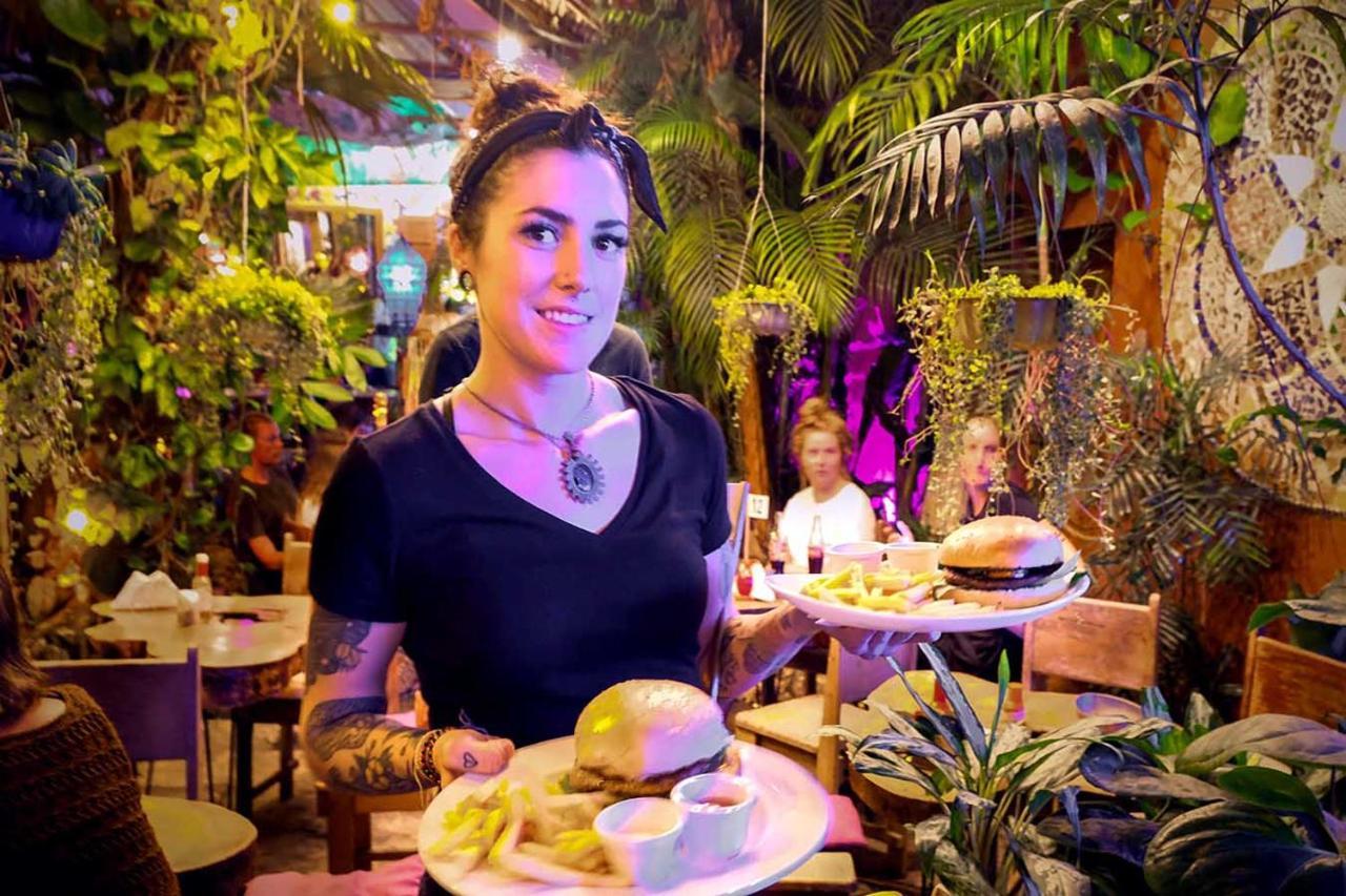 Los Amigos Hostel Флорес Экстерьер фото