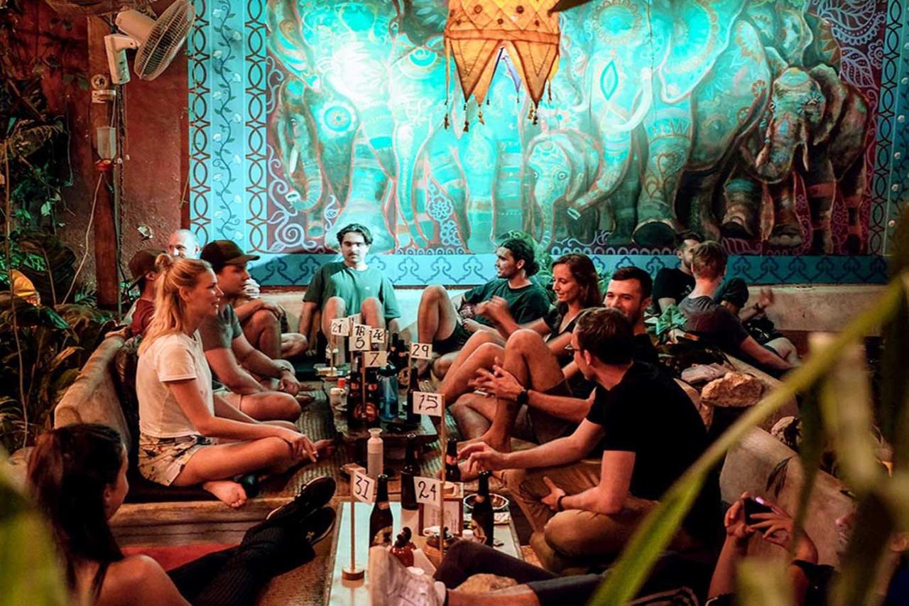 Los Amigos Hostel Флорес Экстерьер фото